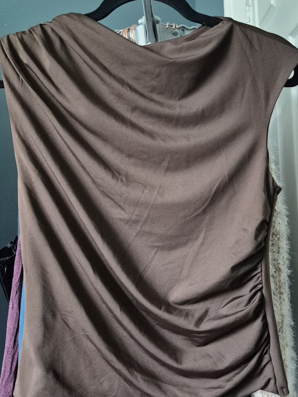 NIA Brown Short Sleeve Draped Top Sz L